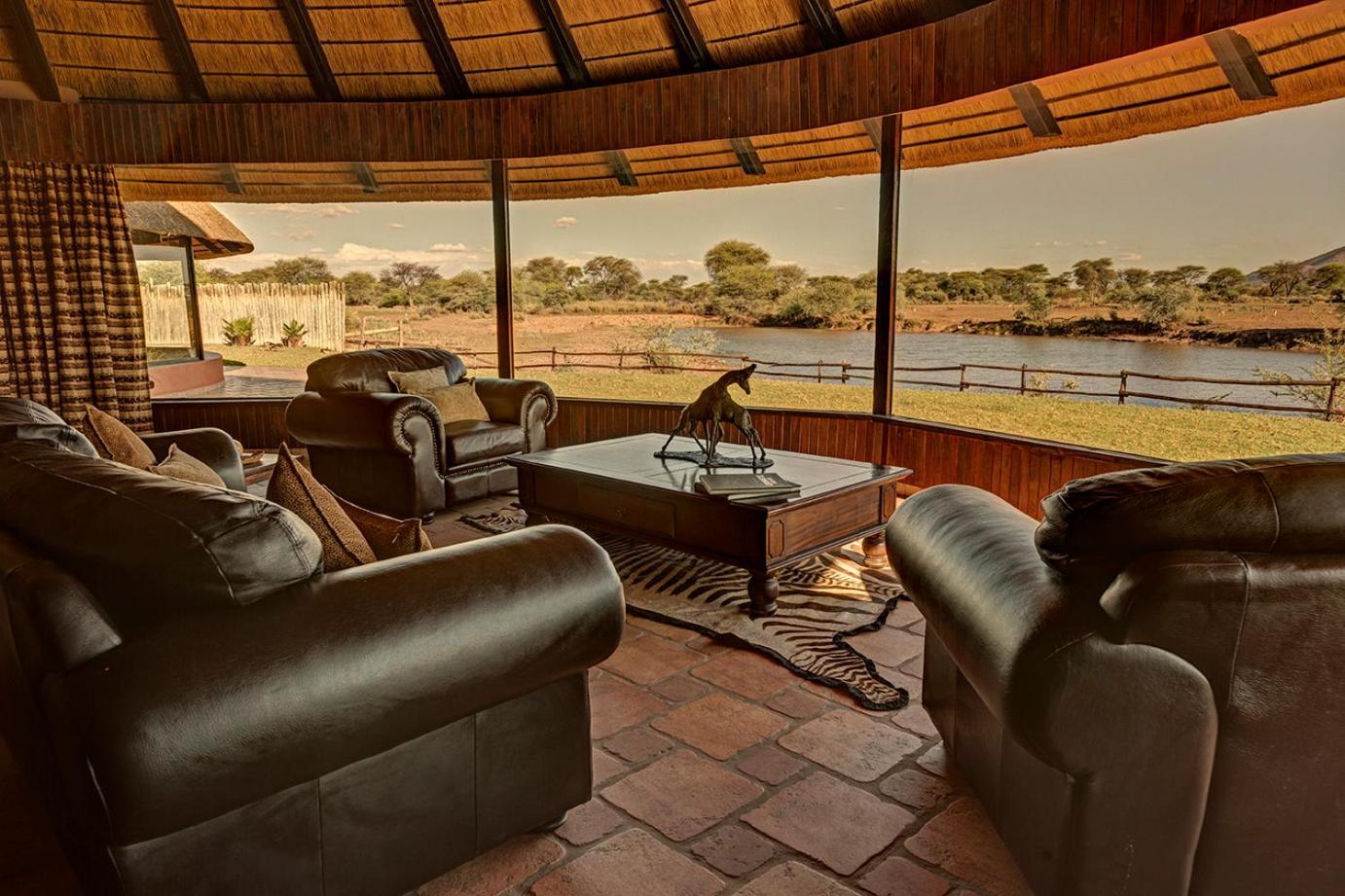 Mount Etjo Safari Lodge Kalkfeld Kültér fotó