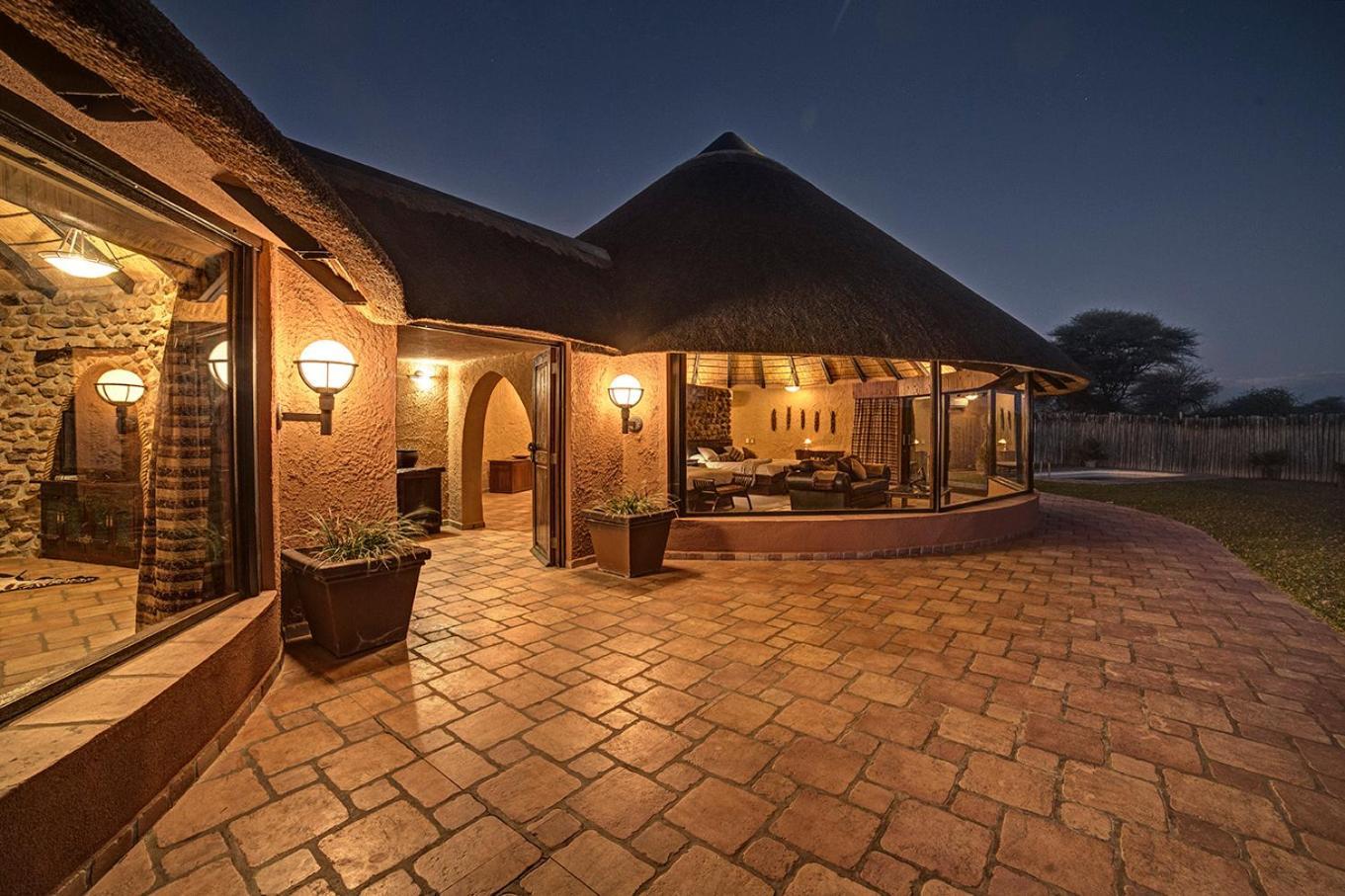 Mount Etjo Safari Lodge Kalkfeld Kültér fotó