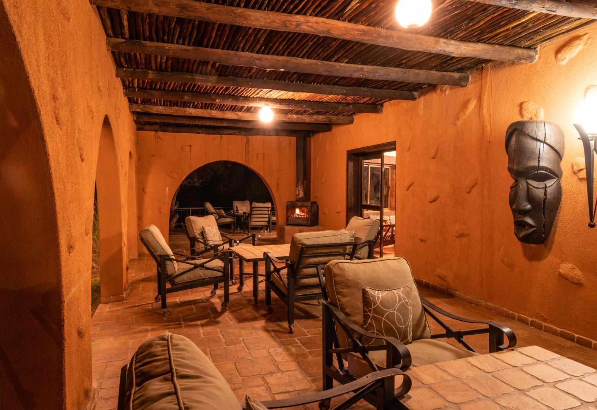 Mount Etjo Safari Lodge Kalkfeld Kültér fotó