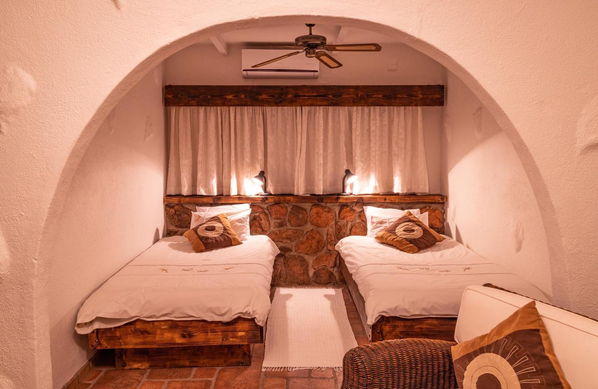 Mount Etjo Safari Lodge Kalkfeld Kültér fotó