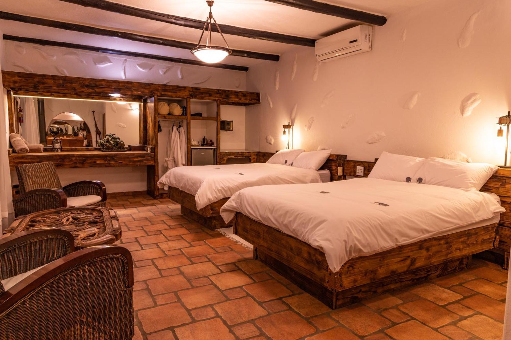 Mount Etjo Safari Lodge Kalkfeld Kültér fotó